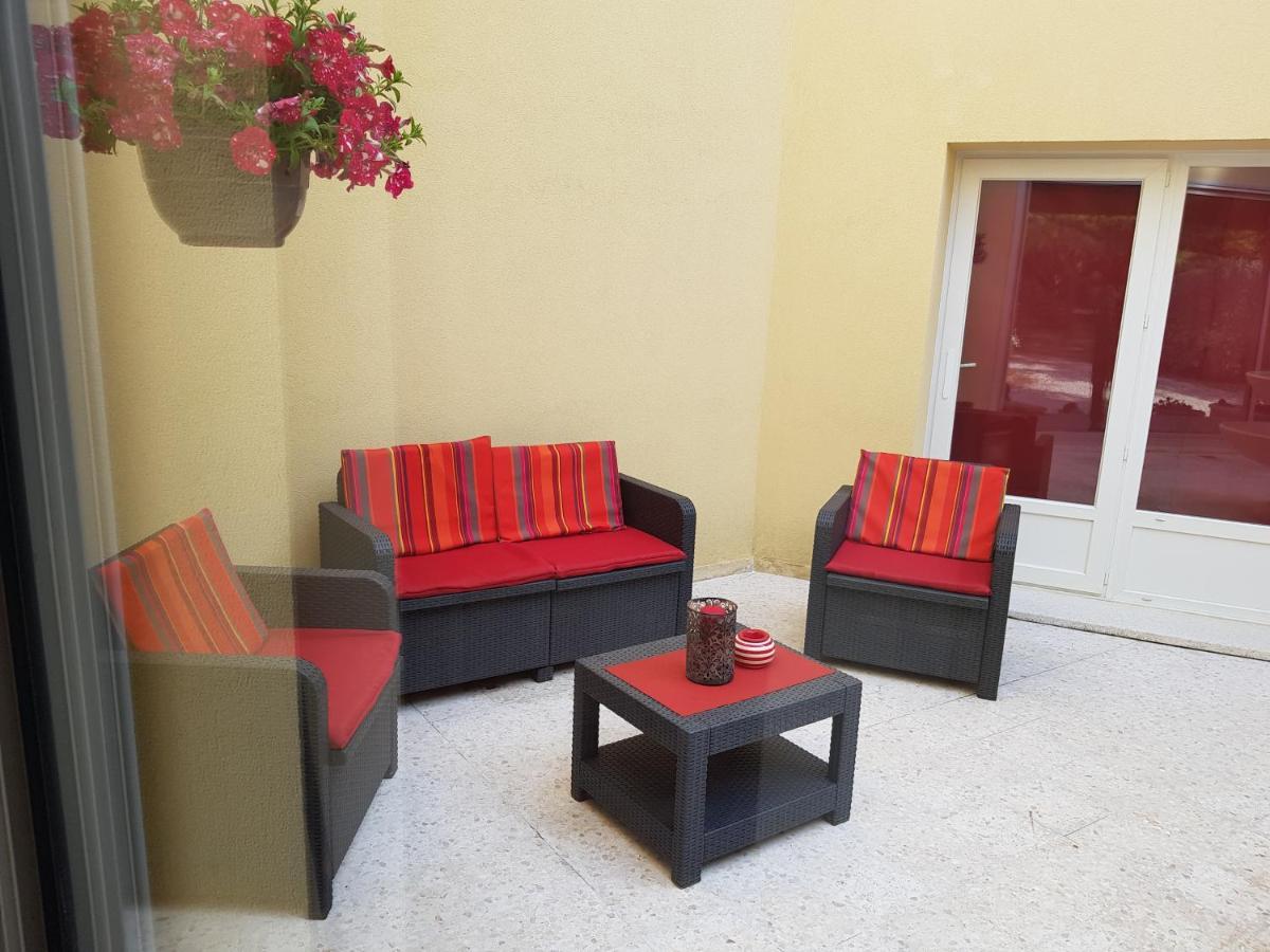 Le Patio Apartment Sarrians Exterior photo
